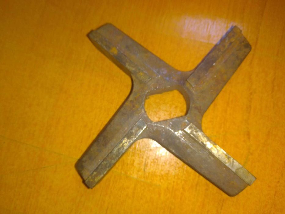 Решетки / Решетка нож / ножове за месомелачка професионална