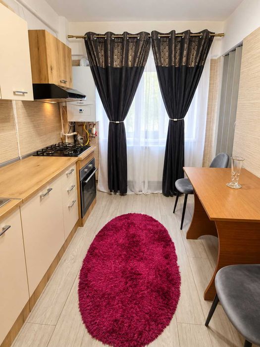 Proprietar – Închiriez apartament 2 camere, 70 mp, Central Râmnicu Vâlcea, renovat integral, mobilă nouă, centrală Vaillant