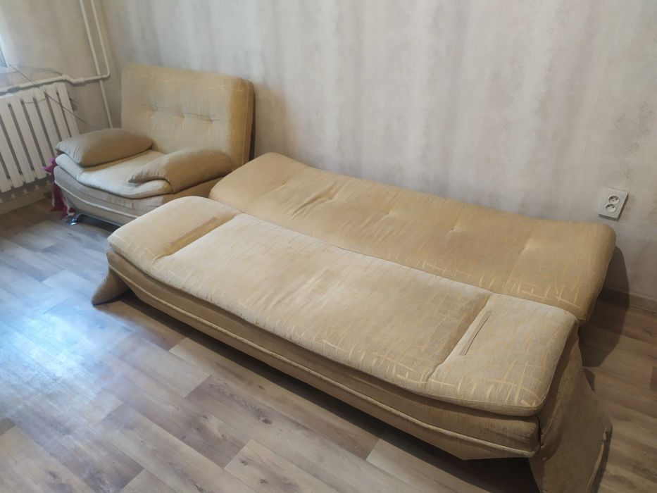 Продается диван с креслом