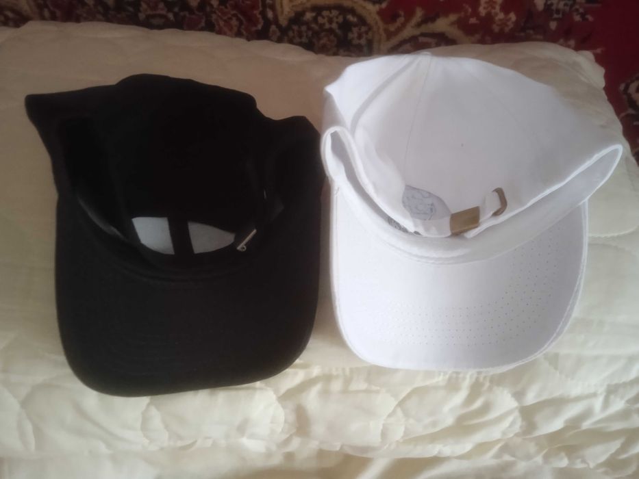 Бейсболки новые.