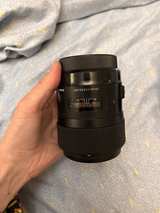 Широкоугольный объектив Sigma 35mm f/1.4 DG
