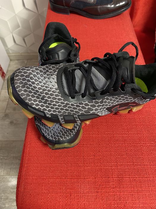 Adidasi de vanzare  model deosebit