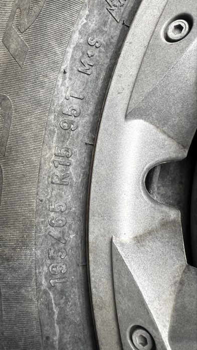 Шина / калесо 195 / 65 / 15 / r15