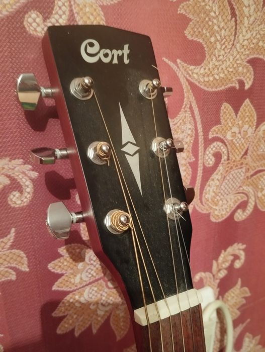 Акустическая гитара