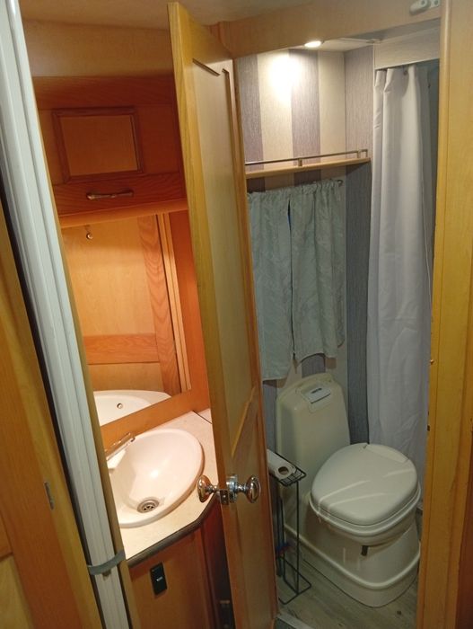 Rulota an 2007. 2 zone 5-6 persoane  preț de la 4350€