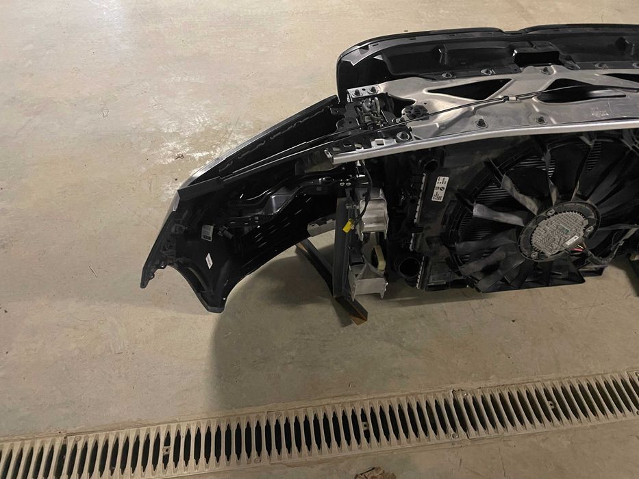 предна броня и преден панел за BMW 7 G11 LCI M SPORT