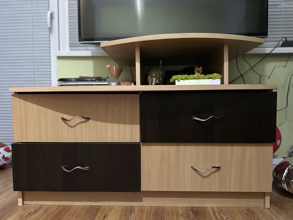 Шкаф за телевизор