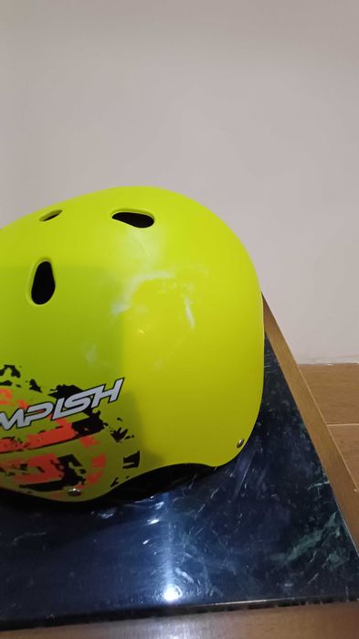 Детска предпазна каска "TEMPISH SKILLET" за скейтборд, ролери, колело.