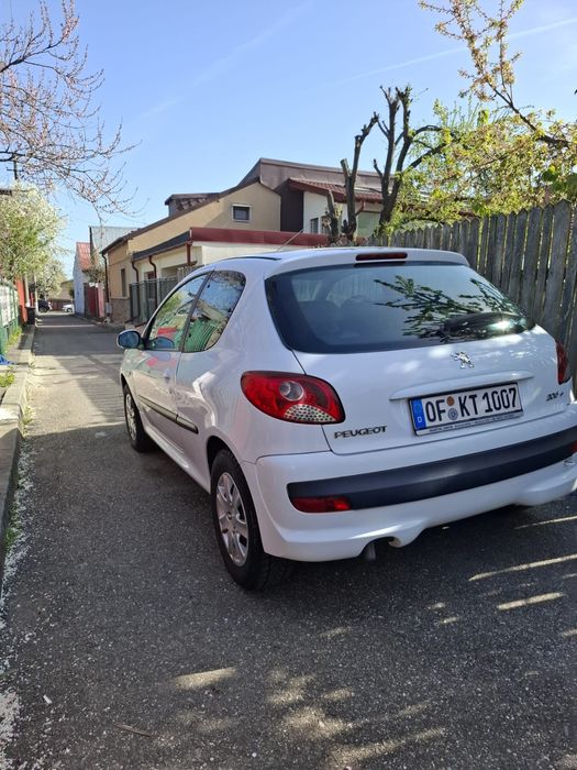 PEUGEOT  206 + An Model 2010