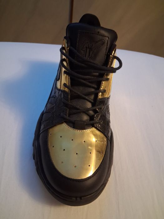 Adidas Giuseppe Zanotti Talon în culoarea negru, cu detalii aurii