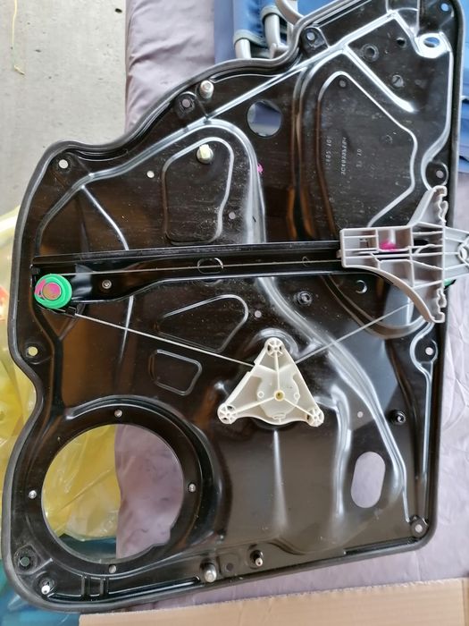 Macara usa spate passat b6