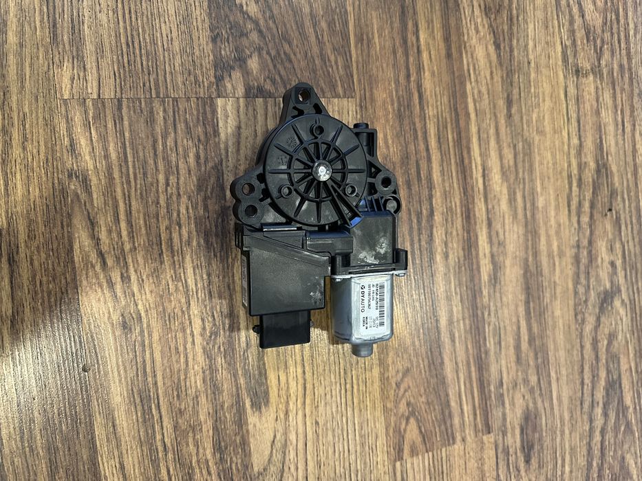 Моторчик стеклоподъемника Kia Cee’d