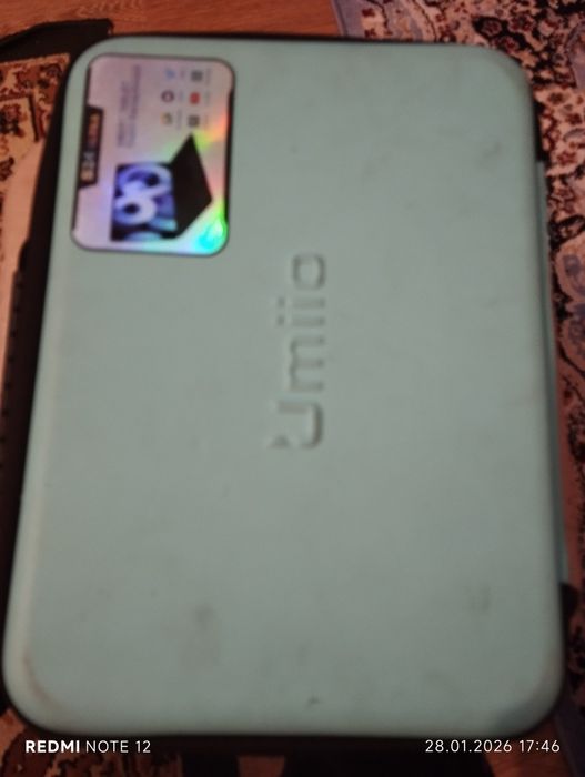 Планшет продам .