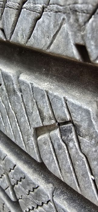 22г. 245 40 18 гуми Vredestein Quatrac pro dot.4822