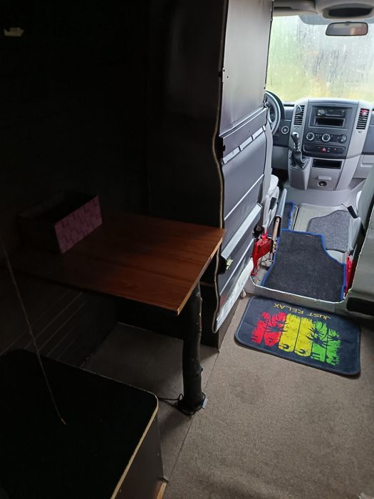 Vând Volskwagen Crafter rosu