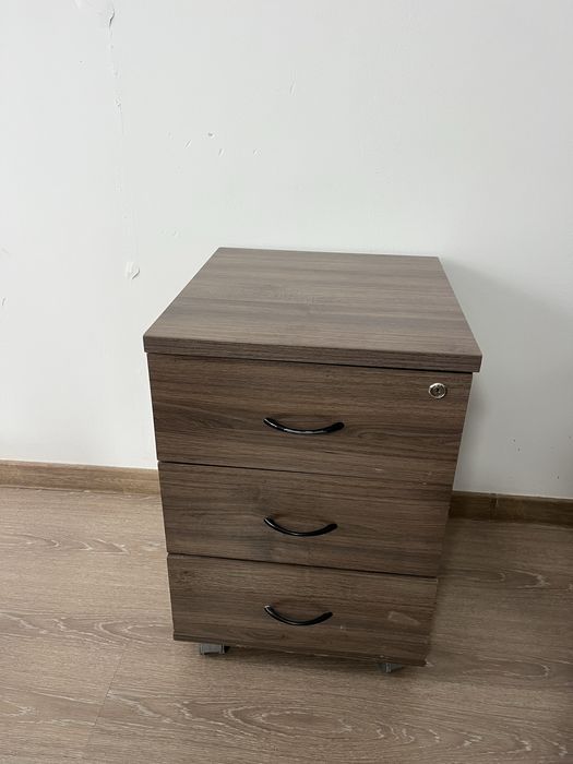 Продается Офисные мебели б/у