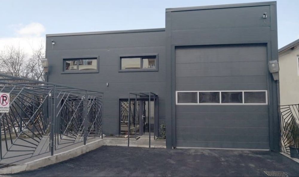 Vand hale metalice sau schimb cu masina
