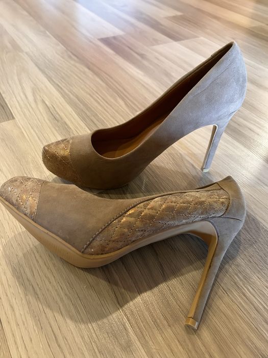 Обувки на висок ток, токчета