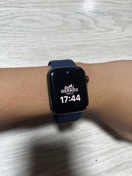 Apple Watch SE 44 мм