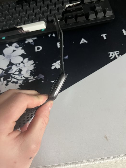 Продам Apple Watch SE Nike