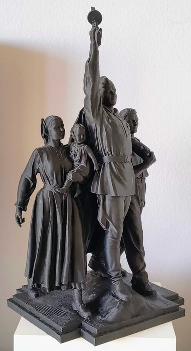 Архивна възстановка на демонтиран софийски монумент