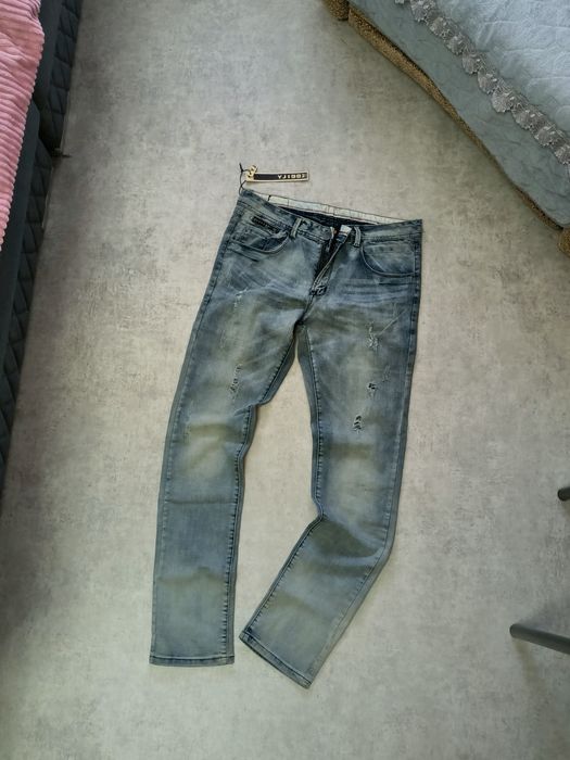 Продам джинсы новые