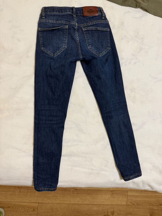 Дънки по 10 лв. за брой