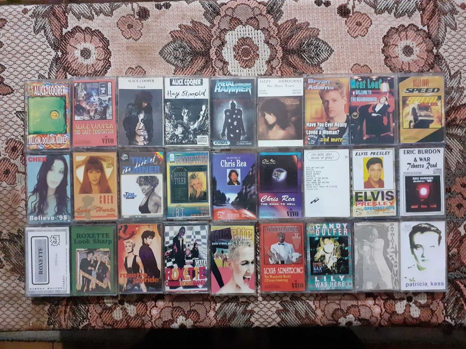 Casete audio cu muzică disco, pop, tehno, rock, jazz, rytm & blues