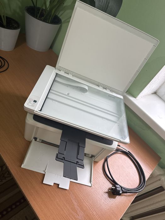 Принтер hp использовалось только пол года, состояние отличное