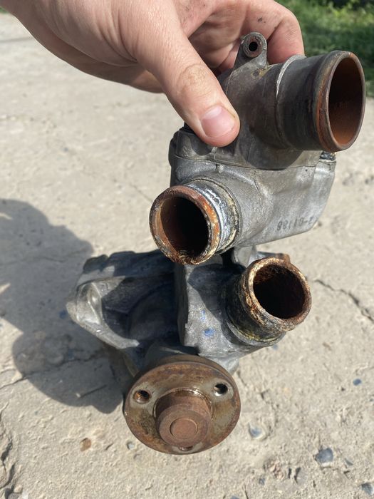 Помпа мерседес w140