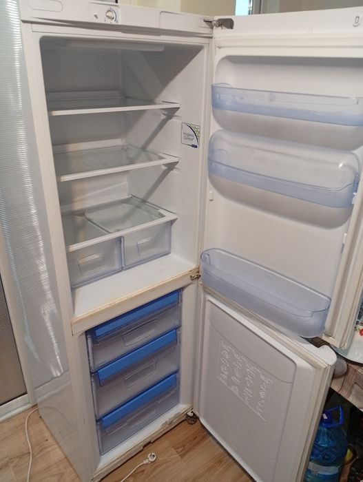 Продавам хладилник