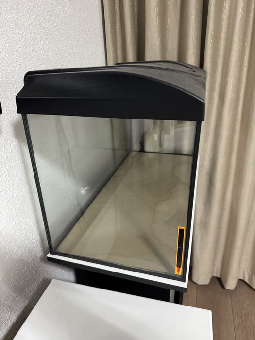 Acvariu 100 l cu stand