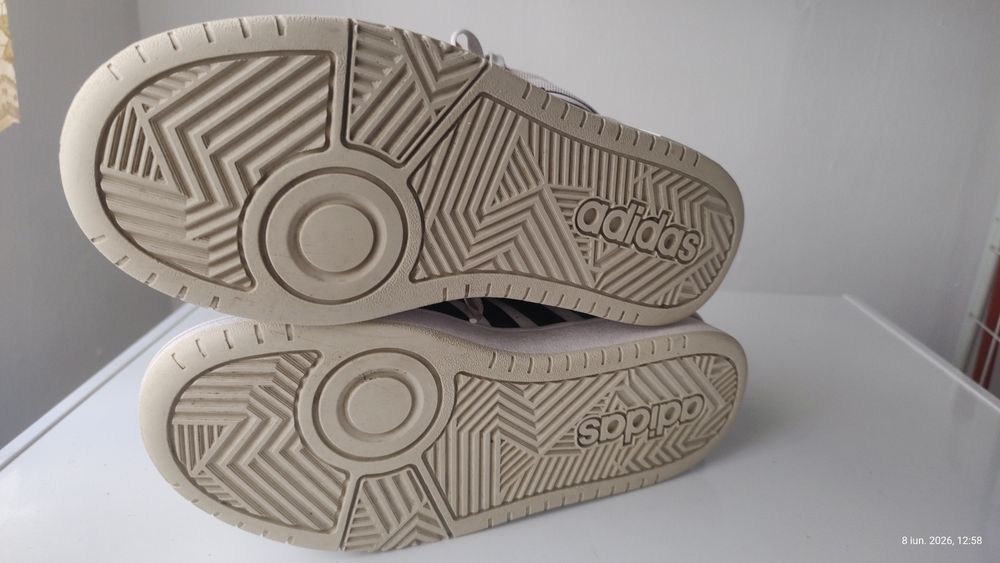 Adididas / made in Vietnam mărime 40
