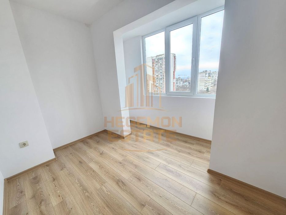 Продава се Тристаен апартамент в Варна, Възраждане 1 - 60 кв.м за 1274 €/кв.м - Снимка #8