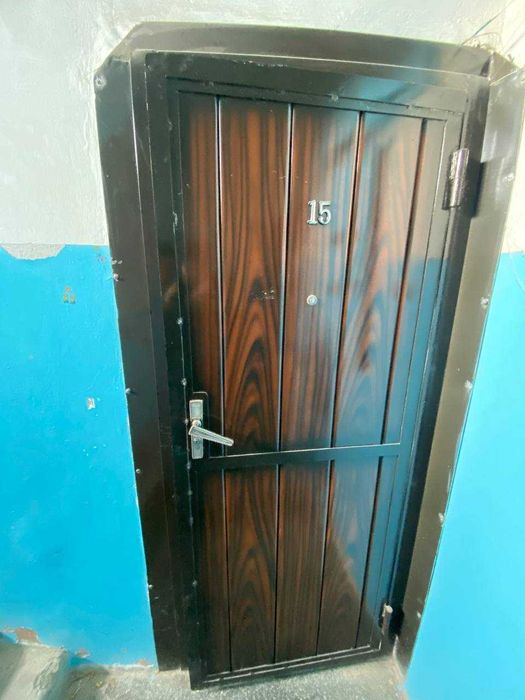 Eshik sotiladi holati ortacha