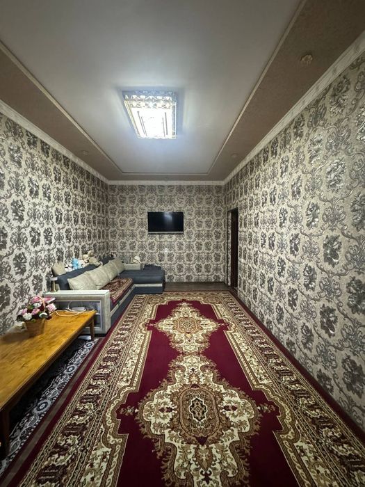 Квартира сотилади. 2 хона 83 кв.