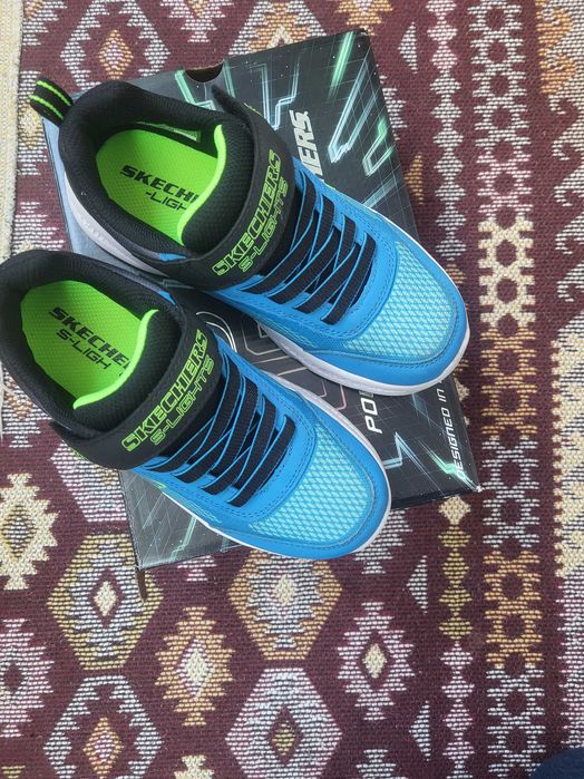 Adidași băieți mărimea 33