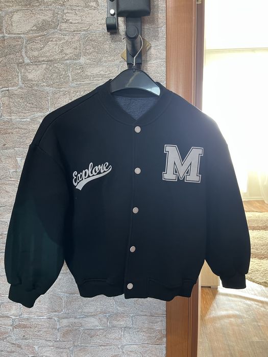 Продам бомбер на мальчика