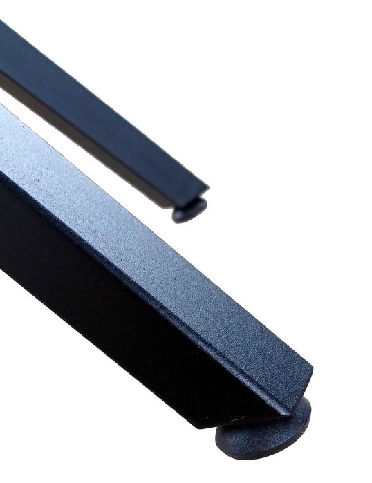 Поръчкови, елегантни и стабилни.Метални крака за маса мод 026 за к-т