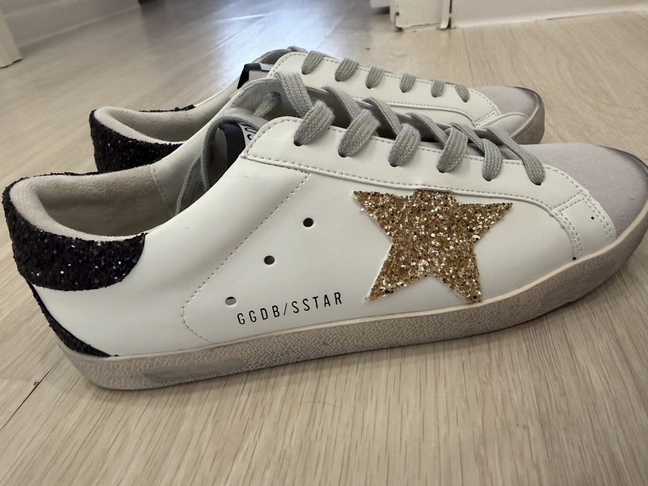 Женские кроссовки