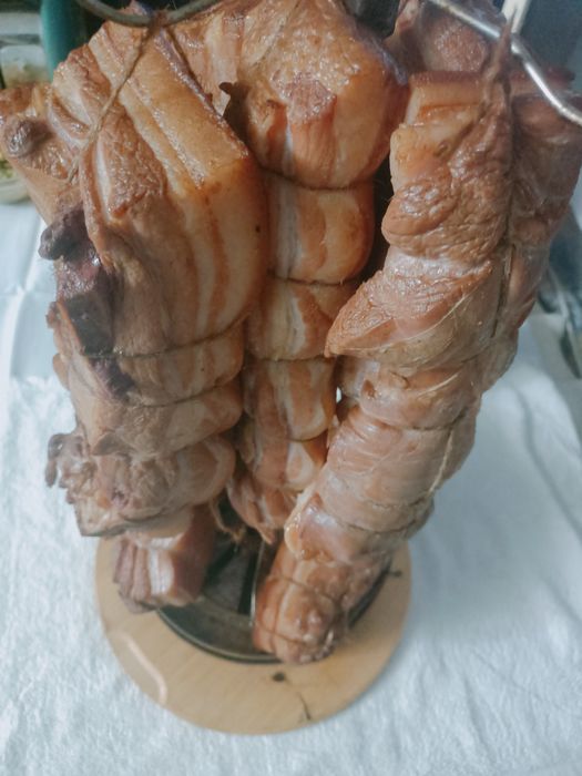 Сало копчёное , грудинка, подчревник.