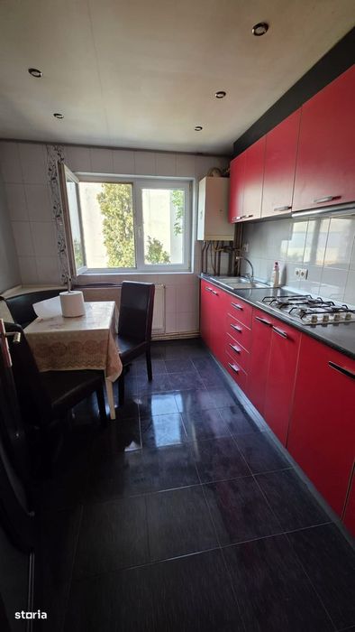 Apartament cu 3 camere, 62 mp., zona Micro 3 — fotografia 1