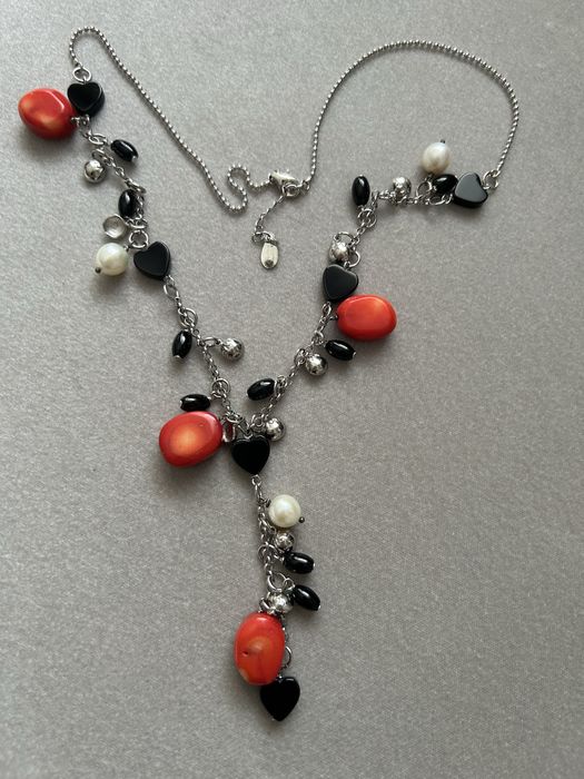 Сребърно колие с естествени камъни корали, перли и оникс
