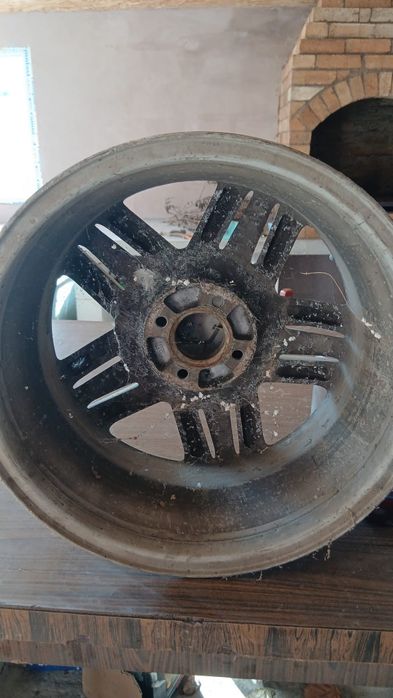 Vând 4 jenti renault de aliaj cu tot cu senzor de presiune