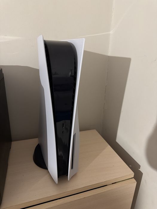 PlayStation 5 в идеальном состоянии