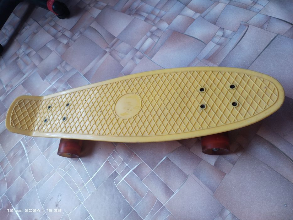 Продам скейт- пениборд