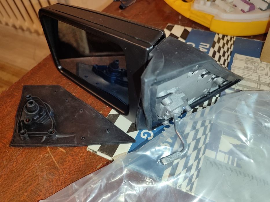 Левое зеркало механическое