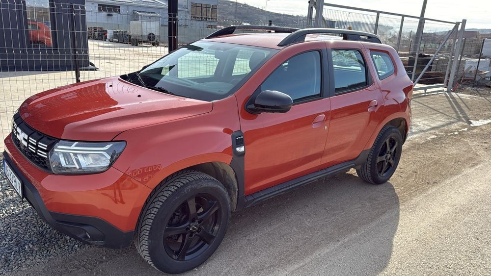 Vând dacia duster 4x4 diesel 1.5 dci an 2022 jante aliaj cârlig incalzire in scaune navigatie acte la zi stare impecabilă un singur proprietar