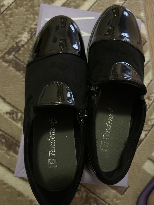 Дамски обувки  чисто нови