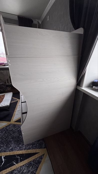 продам двухъярусную кровать